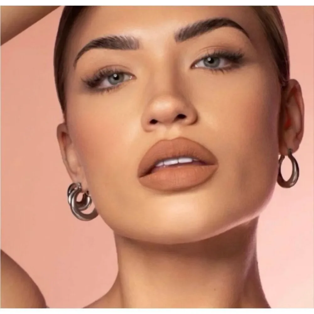 DOSE OF COLORS- NWOT -Warm Nude Long Wearing Lip Liner in 